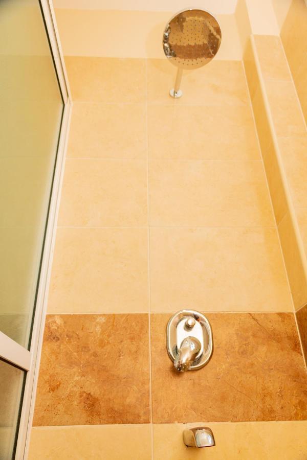 W Place - Model 1 Bedroom Nairobi Luaran gambar